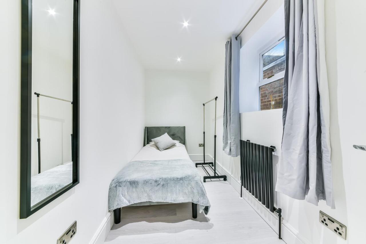 Amazing 2 Bed Apartment Clapham North 런던 외부 사진